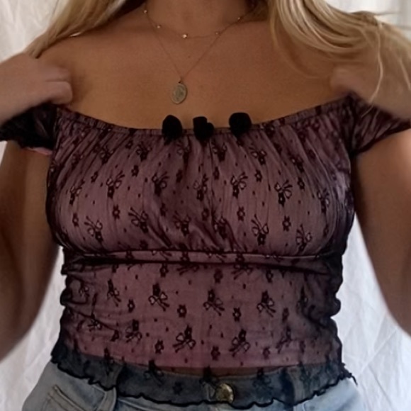 Y2K off the shoulder top - Picture 2 of 7